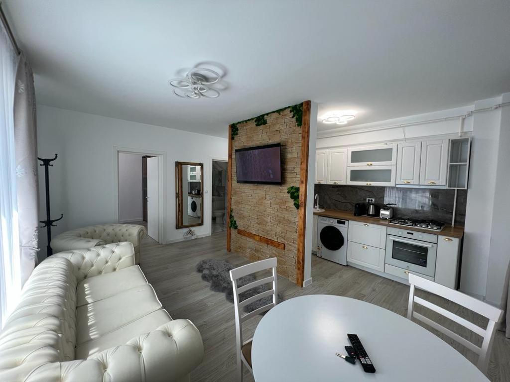 Urban Apartments And Studios - City Center Iasi Exterior foto